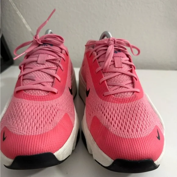 Nike Women's Pink and White Athletic Shoes - Picture 5 of 8